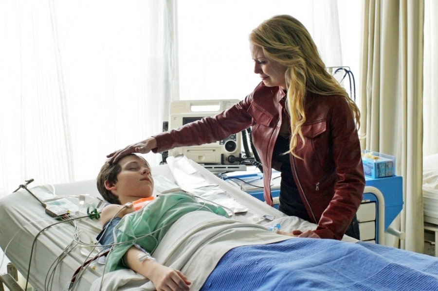 Emma Swan (Jennifer Morrison) et Henry Mills (Jared Gilmore)